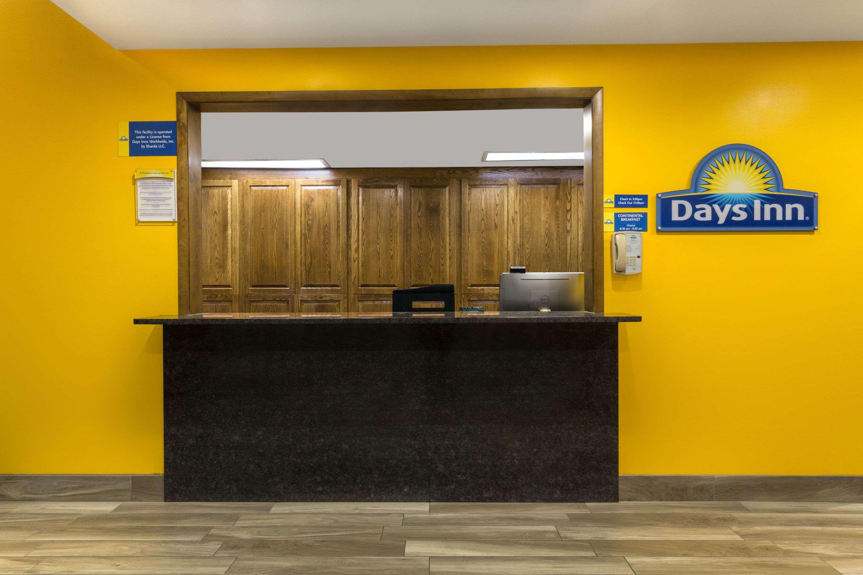 Days Inn By Wyndham Дельта Экстерьер фото