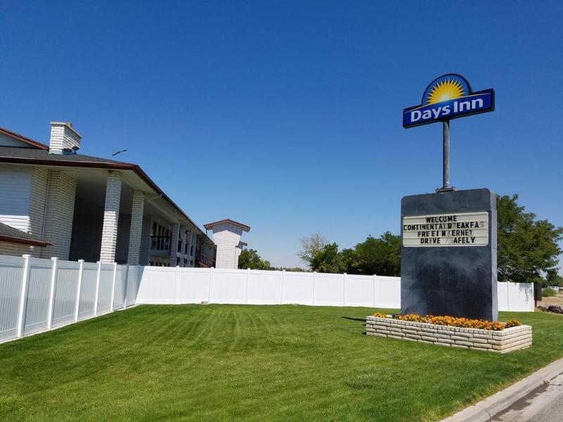 Days Inn By Wyndham Дельта Экстерьер фото
